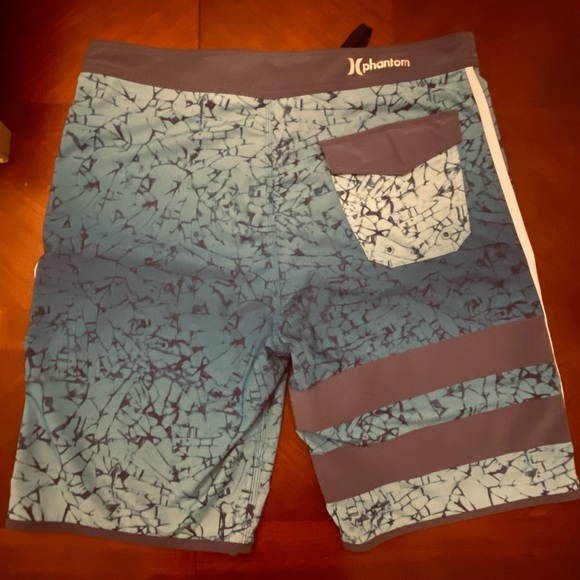 Hurley Phantom board shorts size 33 - Picture 2 of 6